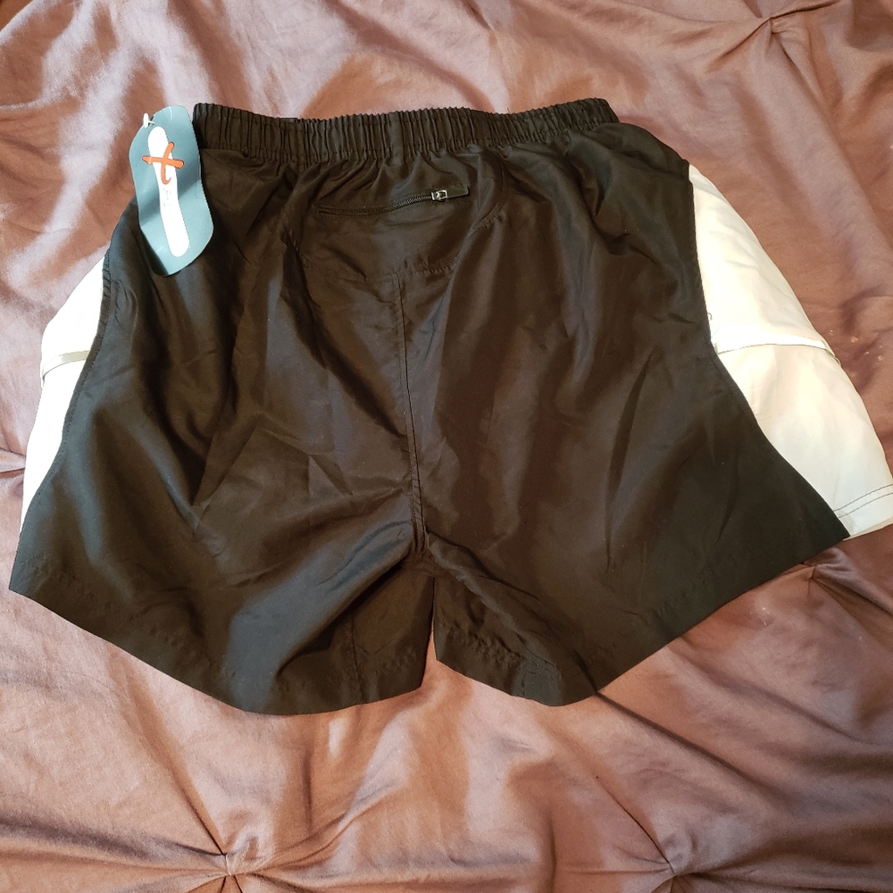 Expert Performance Shorts - Picture 2 of 6